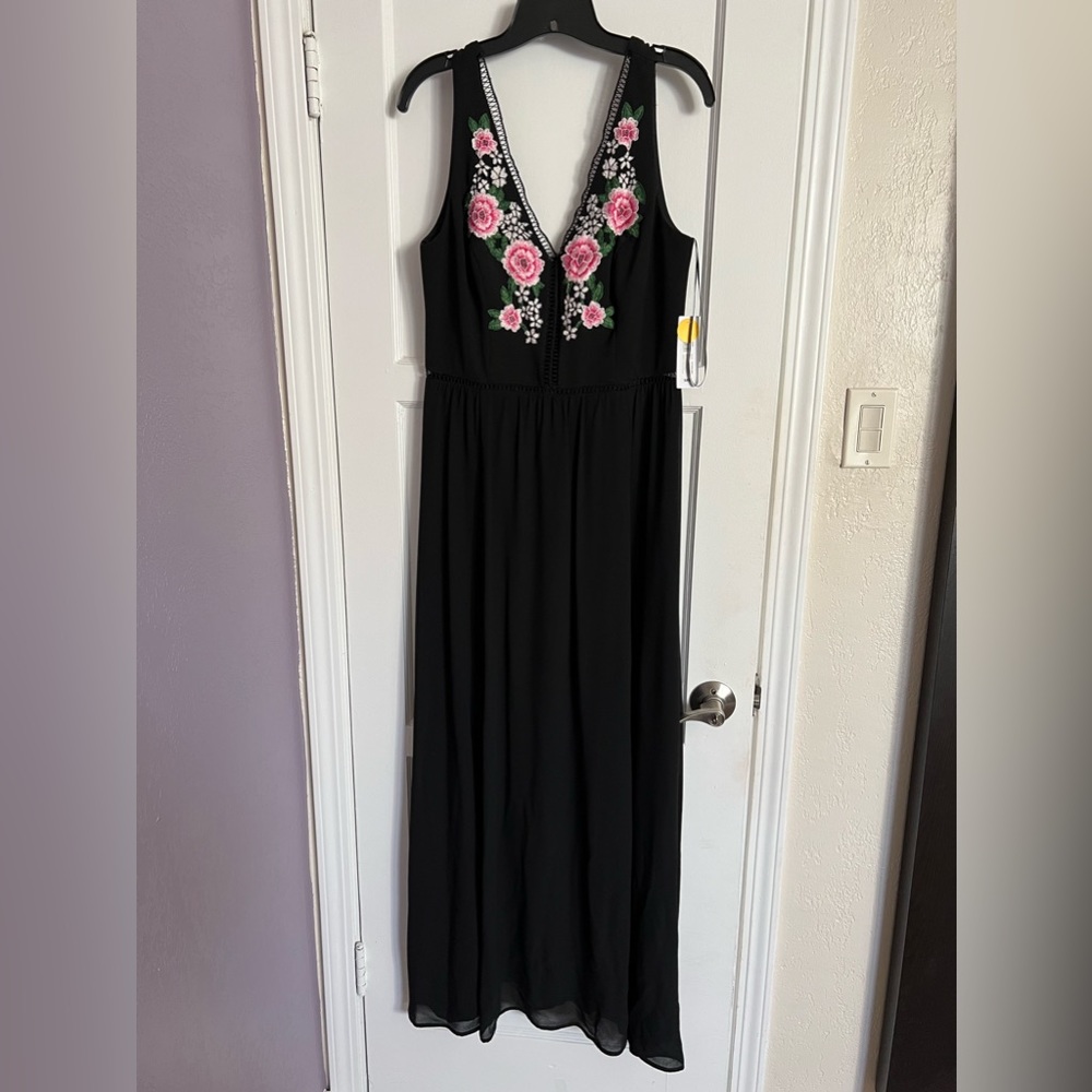 Premier Amour Black Dress